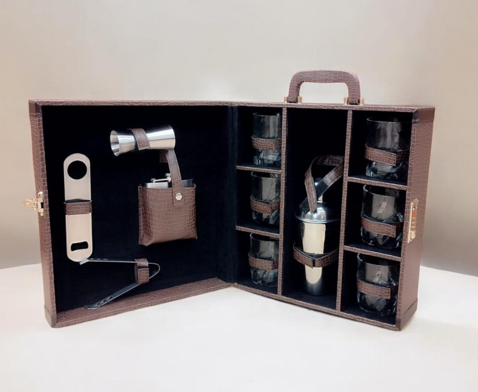 BARSETS AND BAR ACCESSORIES