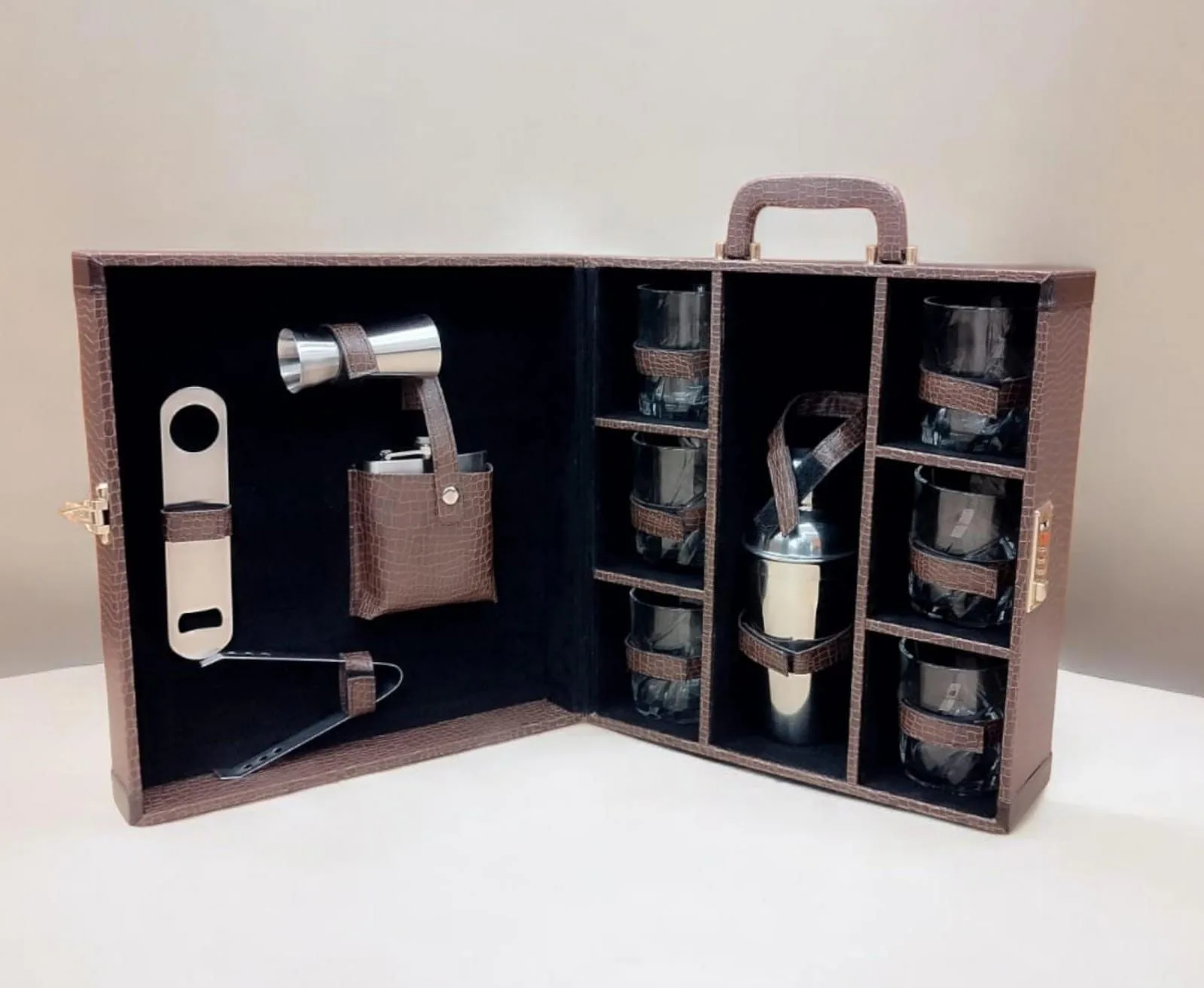 BARSETS AND BAR ACCESSORIES